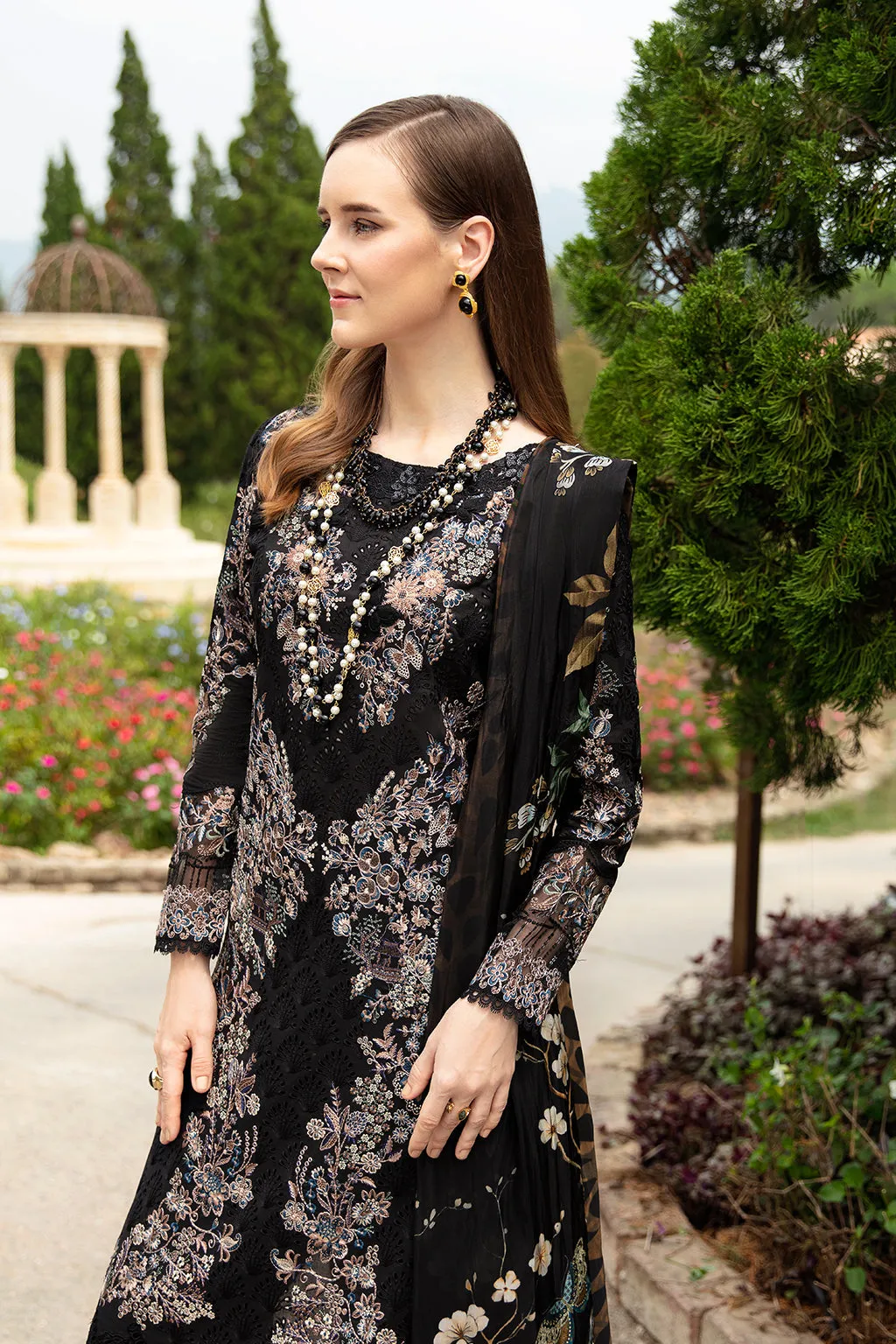 Ramsha Andaz Vol-08 Embroidered Luxury Lawn Unstitched 3Pc Suit Z-801