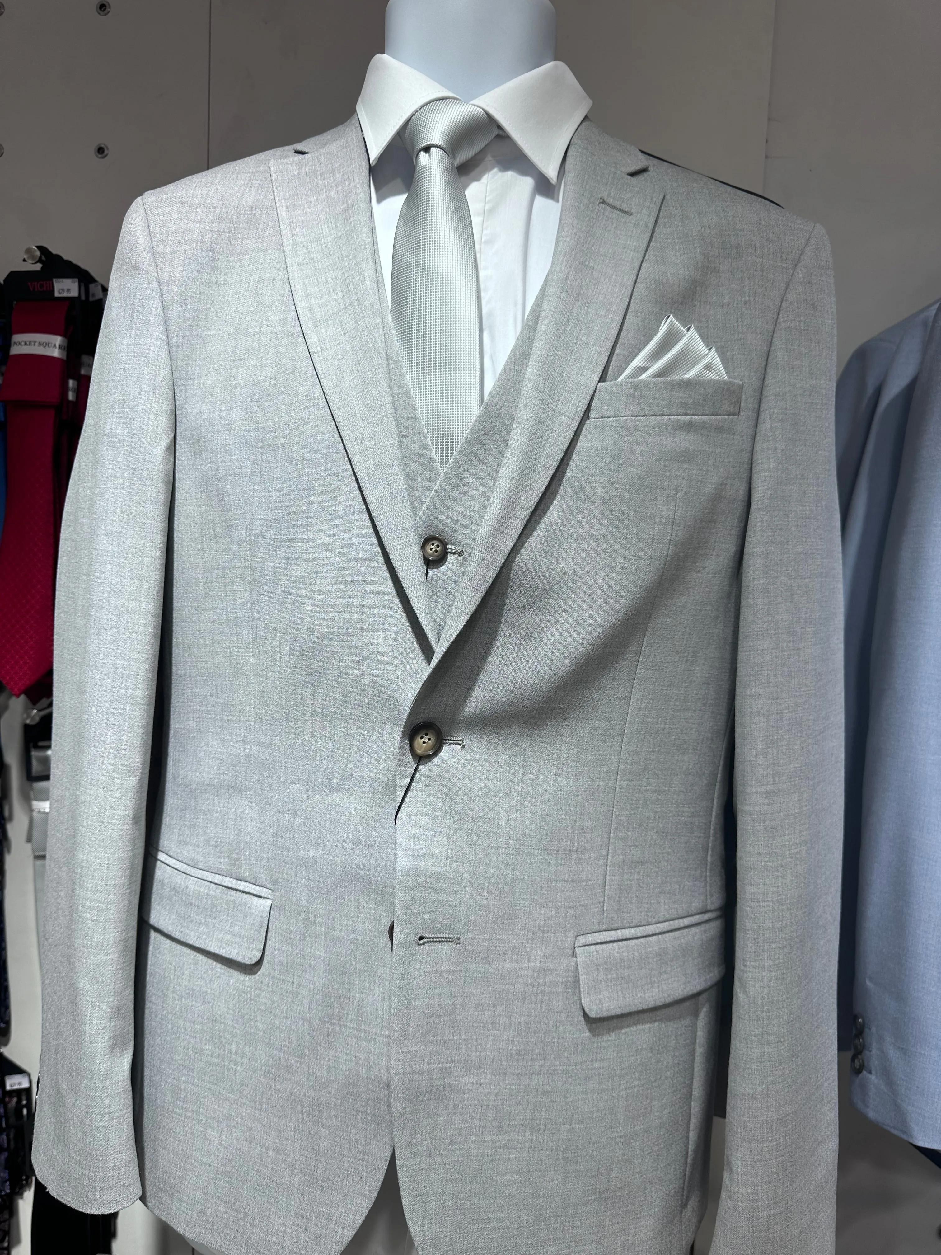 White Lable light grey 3 pice slim fit suit