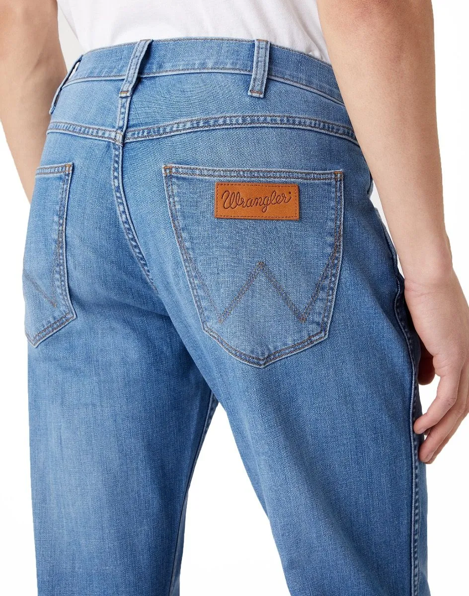 Wrangler Greensboro Modern Straight Denim Jeans Light Strike